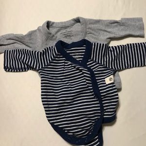 🌟Hanna Andersson Moon and Back🌟: 2 Long Sleeve Kimono-style Bodysuits